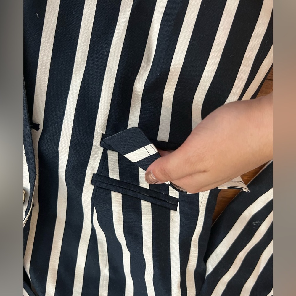 Blue and white stripped Banana Republic blazer with gold buttons - Picture 3 of 7